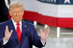 ترمب يتوعد بعمليات برية ضد تجار المخدرات في أميركا اللاتينية شفق نيوز