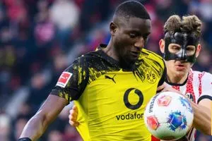 دورتموند يتعادل مع فرايبورغ في الدوري الألماني