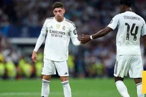 تشواميني يحتاج دعم فالفيردي في وسط الملعب لتوازن الفريق