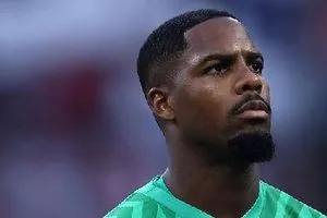 راتب ماينان عائق للتجديد مع ميلان