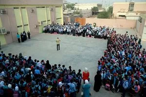 التربية توجه بإيقاف الاصطفاف المدرسي والانشطة الخارجية