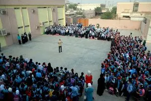 التربية توجه بإيقاف الاصطفاف المدرسي والانشطة الخارجية