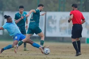 كرة القدم انتصاران وتعادلان في الدوري العراقي الممتاز شفق نيوز