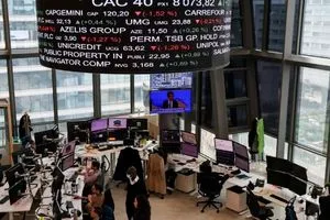 أسهم الدفاع الأوروبية تهبط مع تخلي زيلينسكي عن مسعى أوكرانيا للانضمام إلى الناتو