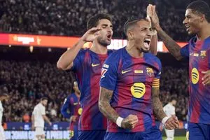 رافينيا يودع برشلونة في هذه الحالة