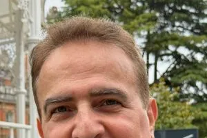 الورقي والالكتروني