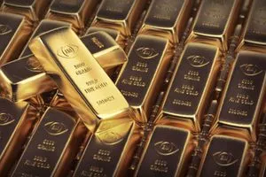 رهانات الفائدة تُلمّع بريق الذهب مجددًا