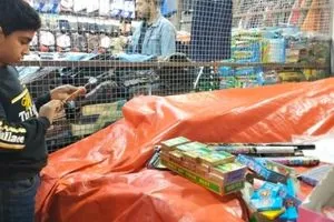 الداخلية تشدد الرقابة على سوق الألعاب النارية بإجراءات احترازية جديدة