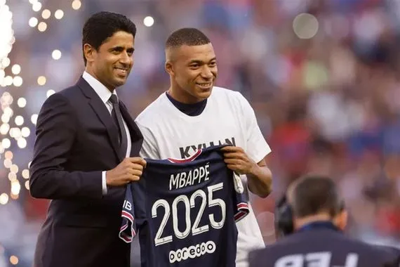 مبابي ينتصر قضائياً على باريس سان جيرمان