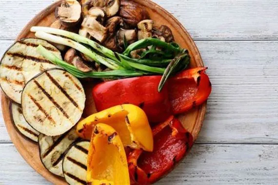 الأسباب الفعلية وراء الإفراط في تناول الطعام