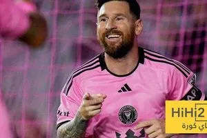 ميسي يحاول خطف نجم برشلونة