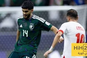 الكشف عن طاقم تحكيم مباراة السعودية والإمارات