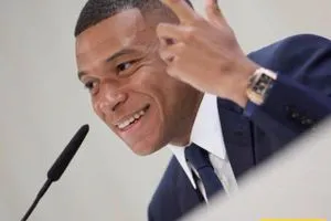 مبابي يهدد باريس سان جيرمان