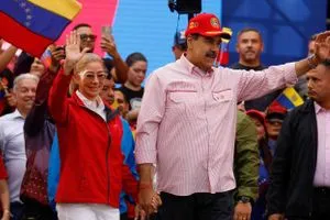 أميركا تعاقب محيط الرئيس الفنزويلي وزوجته شفق نيوز