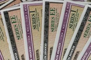 الخزانة الأميركية تعتزم بيع سندات طويلة الأجل بقيمة 183 مليار دولار