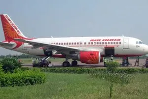 رويترز هبوط اضطراري لطائرة بوينغ 777 تابعة للخطوط الهندية جراء خلل فني