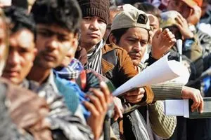 تأشيرات سياحية تتحول إلى عمل غير قانوني
تحديات ضبط العمالة الأجنبية في العراق تعود للواجهة