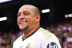 روبرتو كارلوس يخضع لجراحة عاجلة في القلب