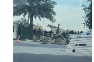 اليات مدرعة ومدافع ثقيلة بمدخل المنطقة الخضراء والسبب