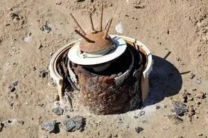 الدفاع المدني يرفع أكثر من 50 مقذوفاً حربياً في ميسان