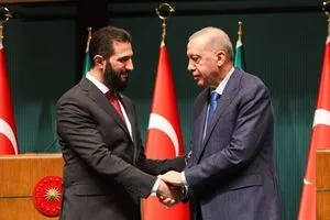 الشرع يؤكد لأردوغان الأولوية حماية المدنيين وتأمين حلب