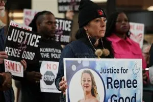 احتجاجات متصاعدة في مينيسوتا الامريكية بعد مقتل امرأة برصاص حكومي