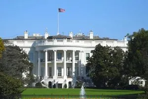 ترامب يدرس إصدار تفويض بشن هجوم على إيران