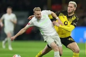 الشوط الأول دورتموند يتقدم على بريمن بهدف نظيف