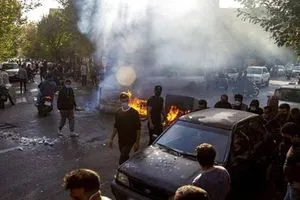 الاعلام الصهيوني يقر بتسليح مجموعات شغب مدعومة خارجياً في إيران