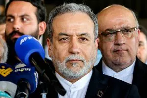 عراقجي لنظيره السعودي إيران ستدافع بقوة عن سيادتها