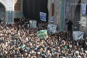 وسط الجزع والبكاء الشيعة يطوفون بالنعش الرمزي حول مرقد الإمام الكاظم في ذكرى وفاته صور شفق نيوز