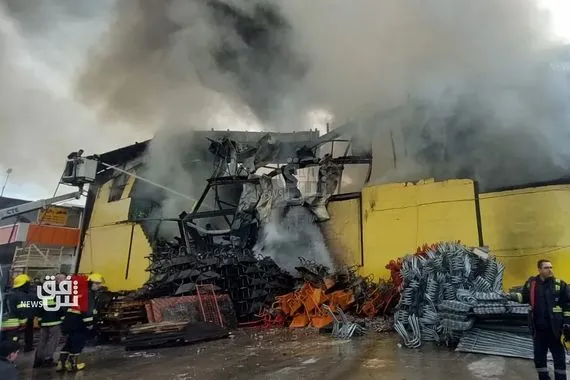 حريق يأتي على مخزن للبضائع في أربيل فيديو شفق نيوز