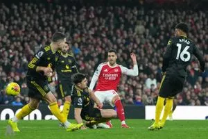 مانشستر يونايتد يهزم أرسنال ويعقّد صدارة البريمرليج وكالة الانباء العراقية واع