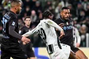 يوفنتوس يتخطى نابولي بثلاثية نظفية