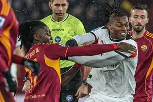 إحصائيات مباراة ميلان وروما بعد مرور نصف ساعة