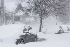 أميركا وفاة 11 شخصا ومئات الآلاف بلا كهرباء بسبب العاصفة الثلجية شفق نيوز