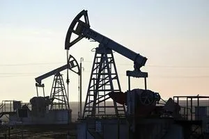 النفط يسجل تراجعاً طفيفاً في أسعاره