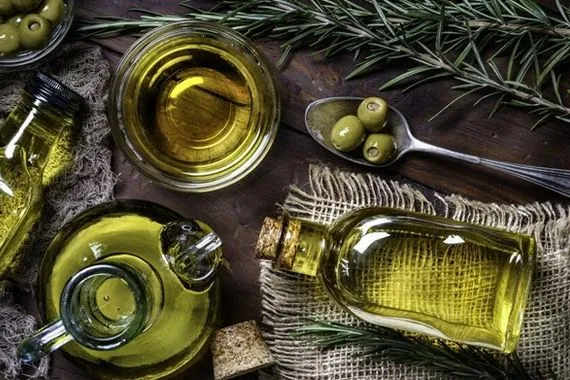 دراسة تكشف وجه العلاقة بين أنواع زيت الزيتون والأمعاء والذاكرة
