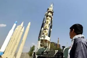 سياسي يمني لـ المعلومة السفن الأمريكية هدف مشروع إذا استهدفت واشنطن طهران