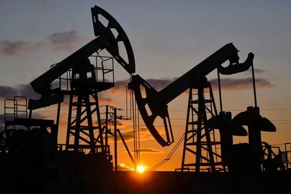 أسعار النفط العالمية تتجاوز حاجز 67 دولارا