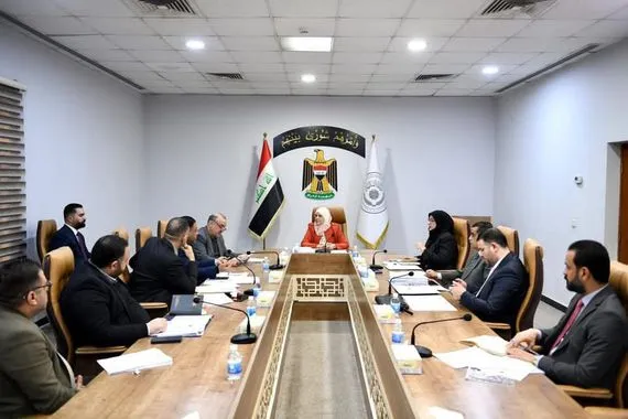 وزارة المالية تحسم التسويات الحسابية بين النفط والكهرباء وتؤمّن حصص الشركات النفطية