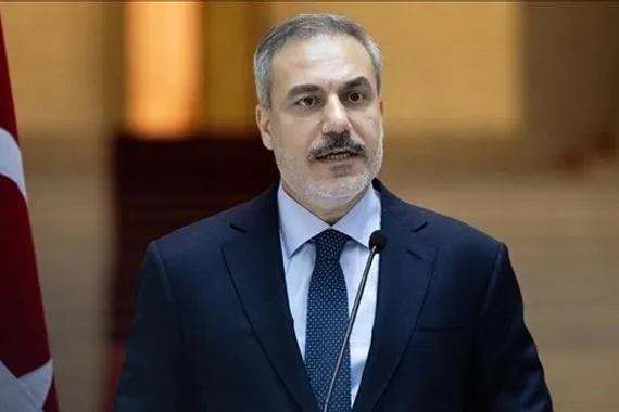 وزير الخارجية التركي يحذر أمريكا من مغبة الهجوم على ايران