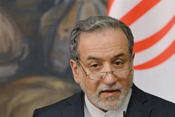 طهران بموقف جديد قواتنا المسلحة يدها على الزناد