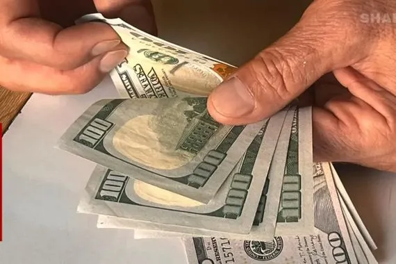 انخفاض سعر الدولار في بغداد وأربيل مع الإغلاق شفق نيوز