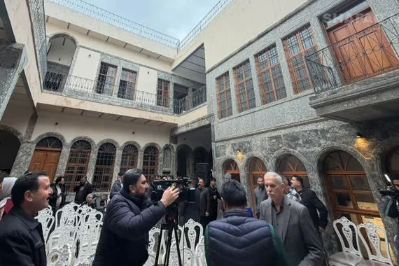 آثار نينوى تعرض تاريخ المدينة القديمة داخل بيت سليمان الصائغ صور شفق نيوز