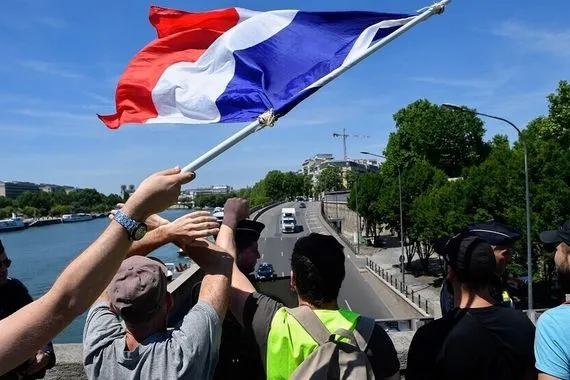 استطلاع 70 من الفرنسيين أيدوا تعليق الهجرة إلى البلاد لمدة 2 3 سنوات