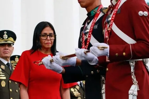 الجيش الفنزويلي وجهاز الشرطة يتعهدان بالولاء للرئيسة بالوكالة رودريغز وكالة الانباء العراقية واع